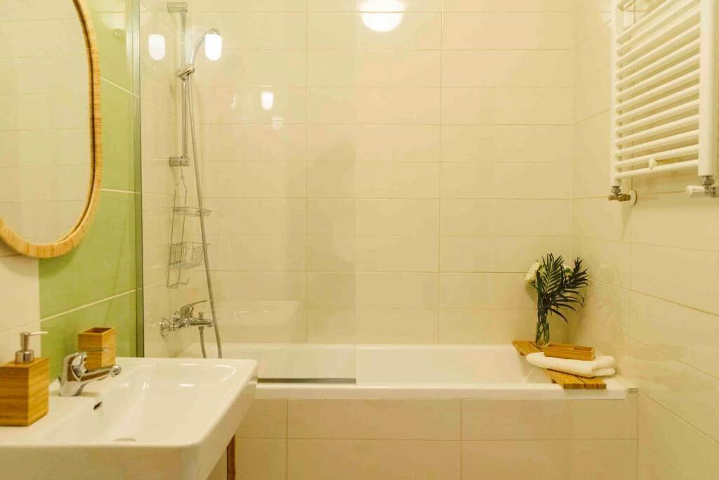 Vivando - Beautiful Studio B + Parking Bucureşti Eksteriør bilde